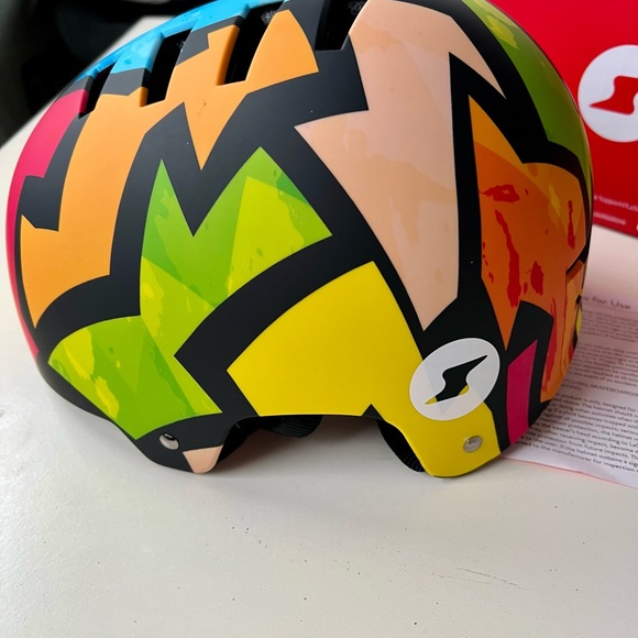 LaScoota Youth Bike Skate Helmet Large NWT Unopened Colorful Pro Action - Picture 7 of 16